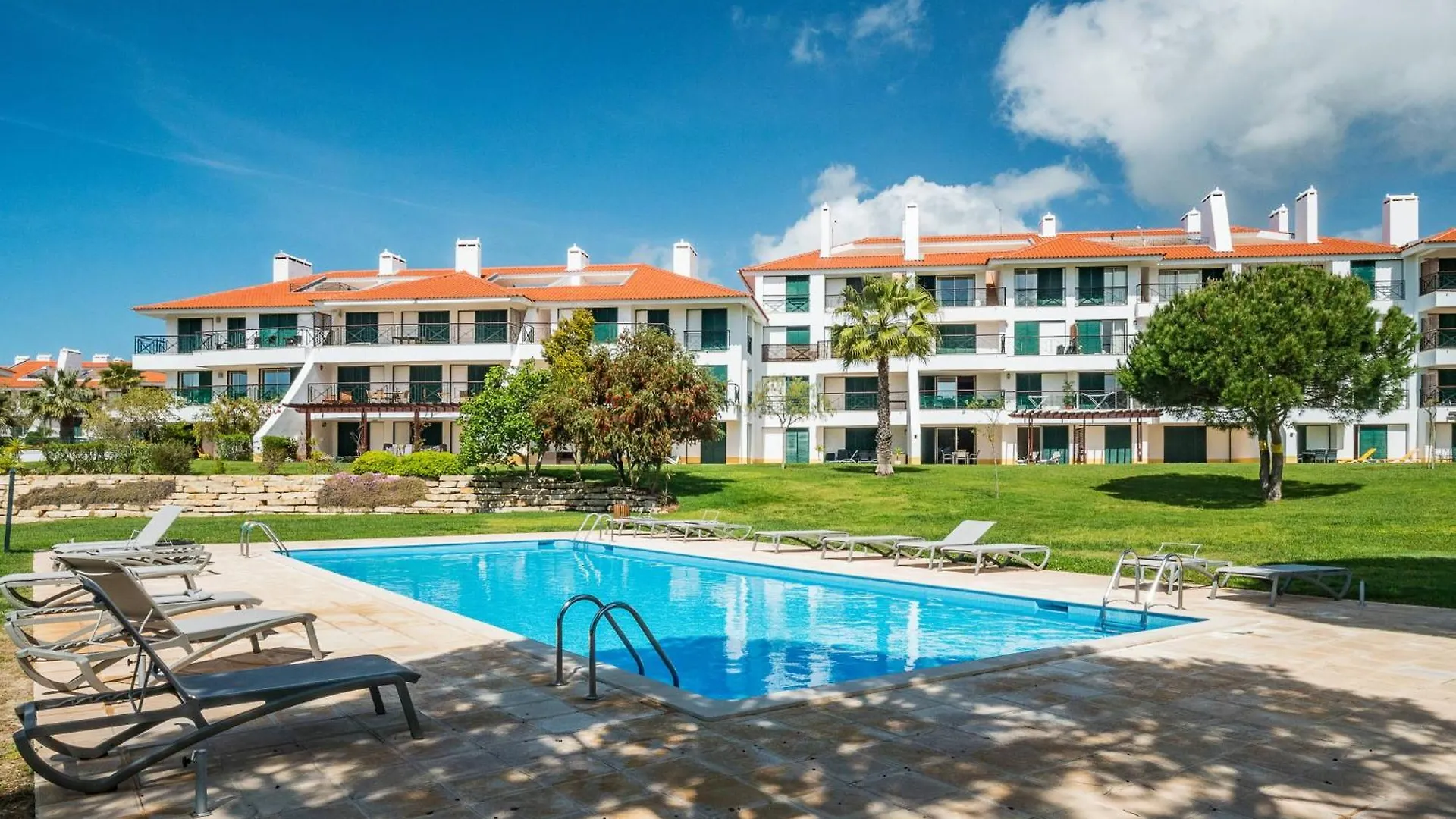 Stylish 2Br Ground Floor Apartment In Vila Sol, Direct Garden And Poolside Acces Quarteira