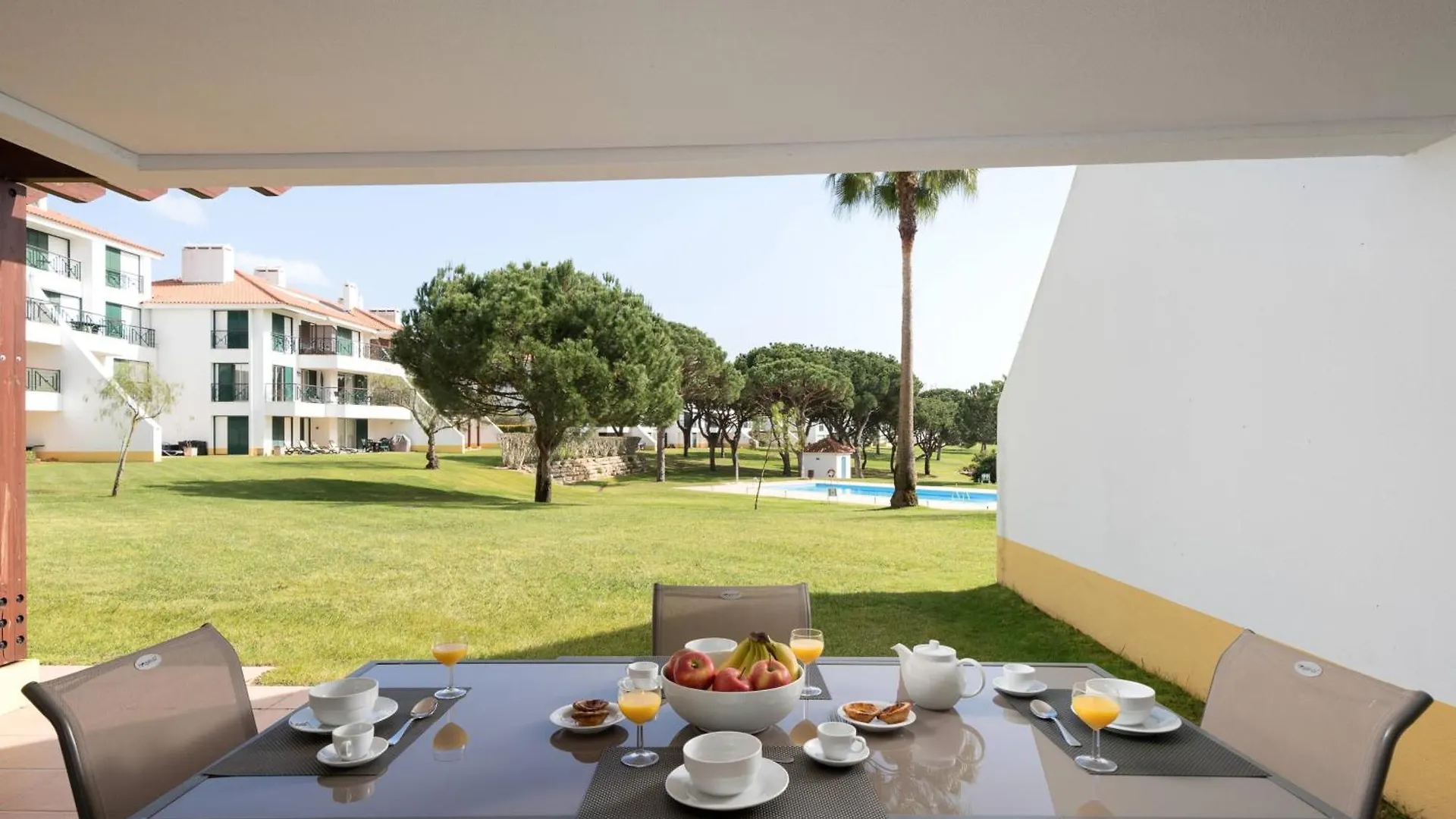 Stylish 2Br Ground Floor Apartment In Vila Sol, Direct Garden And Poolside Acces Quarteira