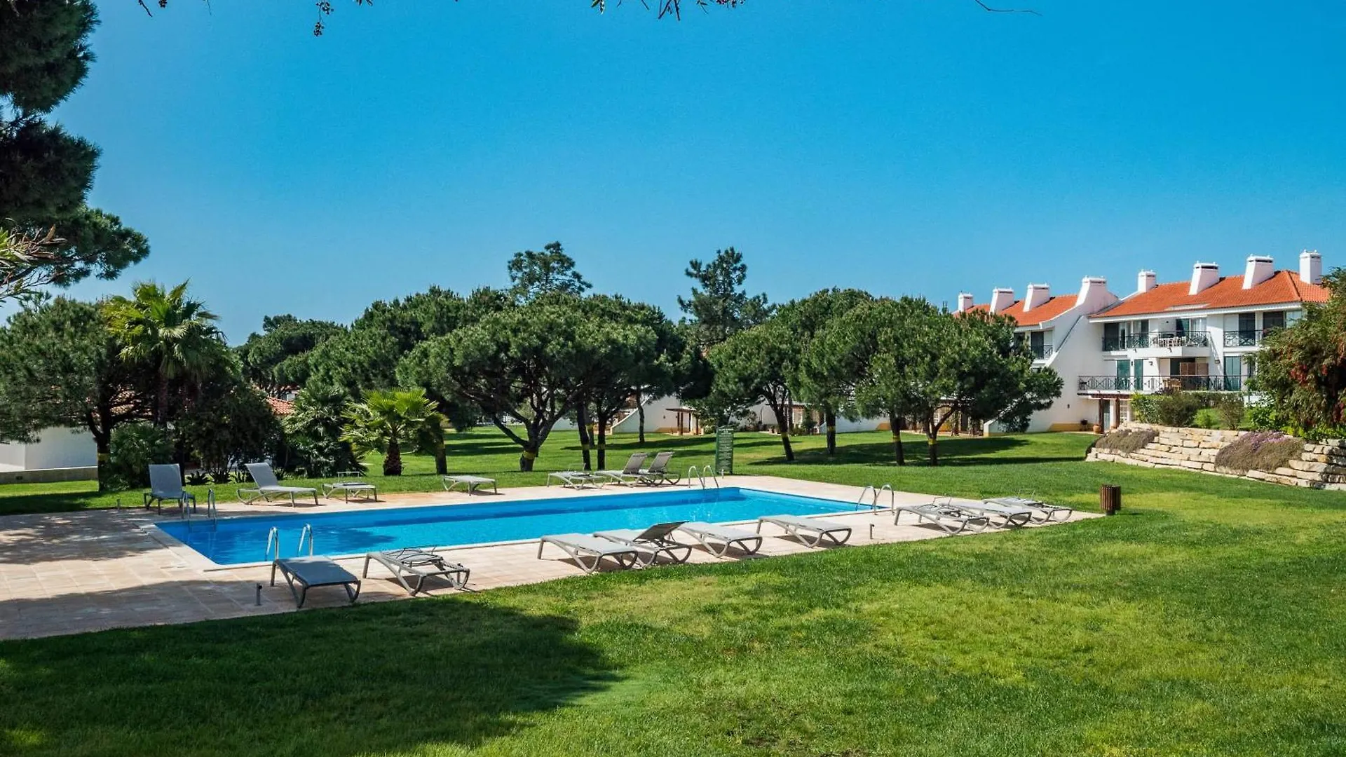 Stylish 2Br Ground Floor Apartment In Vila Sol, Direct Garden And Poolside Acces Quarteira