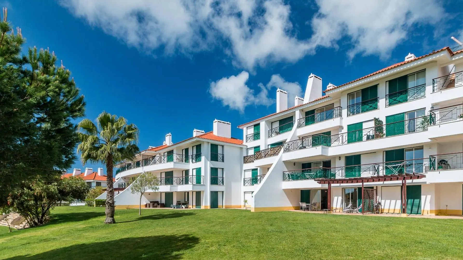 Stylish 2Br Ground Floor Apartment In Vila Sol, Direct Garden And Poolside Acces Quarteira Portugal